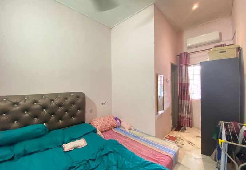 Renovated Kitchen Cabinet Extended Ada Extra Tanah Rezab Teres 1 Tingkat Fasa 1 Puncak Alam For Sale