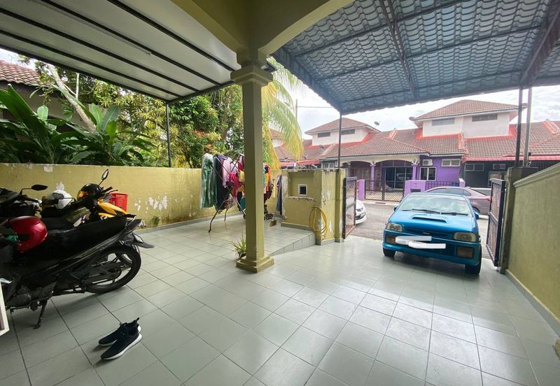 Renovated Kitchen Cabinet Extended Ada Extra Tanah Rezab Teres 1 Tingkat Fasa 1 Puncak Alam For Sale