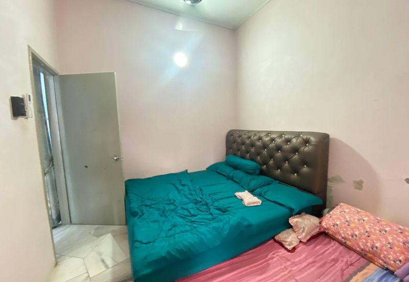 Renovated Kitchen Cabinet Extended Ada Extra Tanah Rezab Teres 1 Tingkat Fasa 1 Puncak Alam For Sale