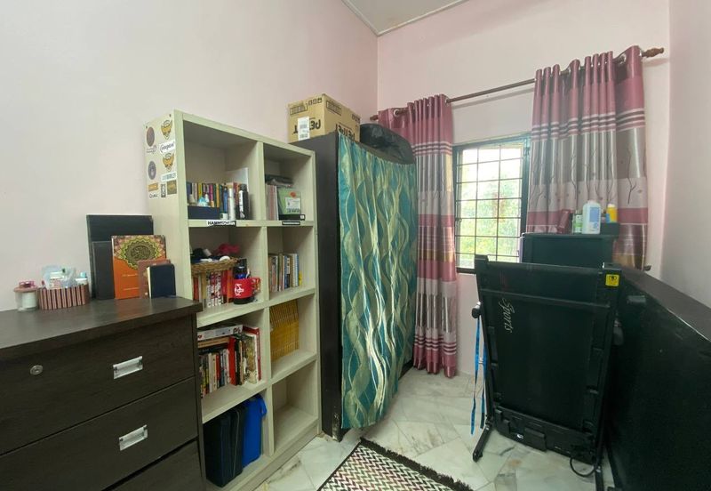 Renovated Kitchen Cabinet Extended Ada Extra Tanah Rezab Teres 1 Tingkat Fasa 1 Puncak Alam For Sale