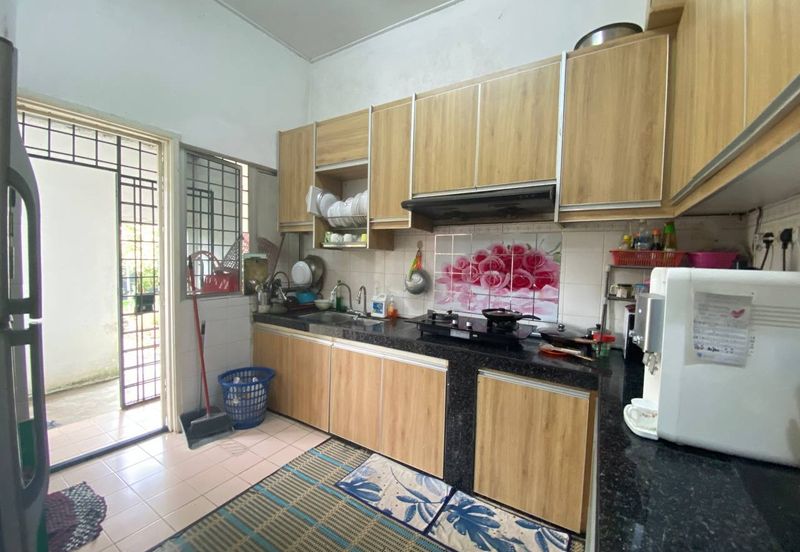 Renovated Kitchen Cabinet Extended Ada Extra Tanah Rezab Teres 1 Tingkat Fasa 1 Puncak Alam For Sale