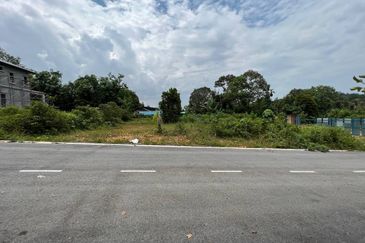 Kampung Sungai Pelong