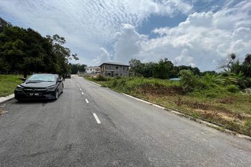 Kampung Sungai Pelong