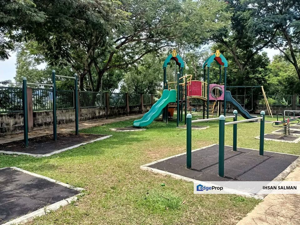 Murah Depan Taska dan Surau Townhouse Seri Delima 2 Taman Subang Permata For Sale, Selangor, Shah Alam