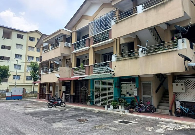 Taman Subang Permata