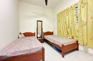 Residensi Warnasari 2