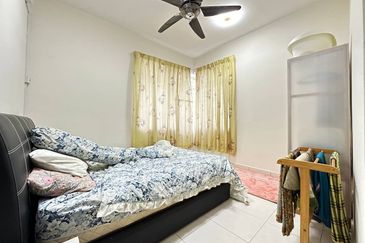 Residensi Warnasari 2