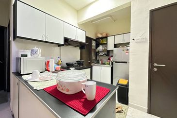 Residensi Warnasari 2