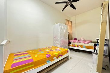 Residensi Warnasari 2