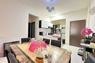 Residensi Warnasari 2