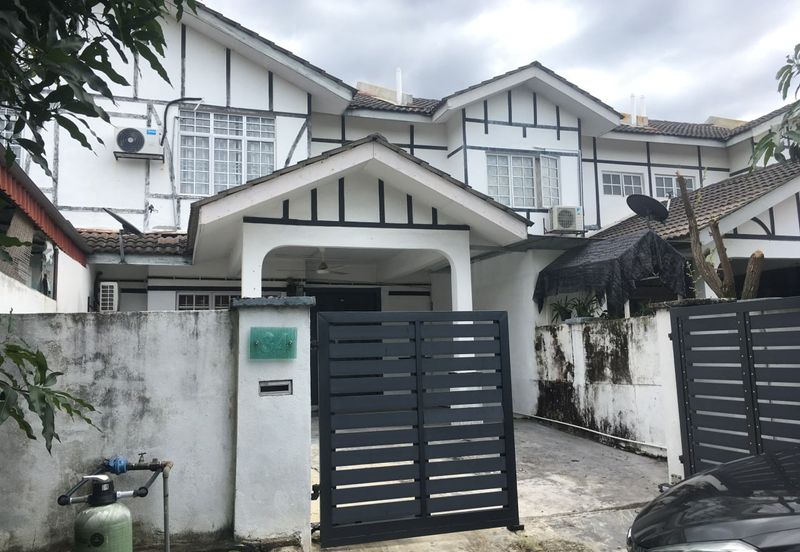 Facing Open Dekat Masjid Renovated Kitchen cabinet Teres 2 Tingkat Fasa 2 Puncak Alam For Sale