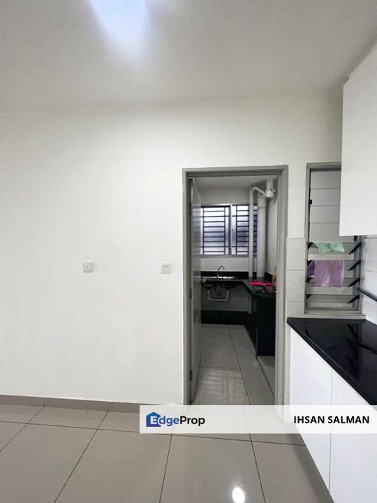 Rumah baru Table top kitchen cabinet Air cond Sentrovue Serviced Apartment Puncak Alam For Rent, Selangor, Bandar Puncak Alam