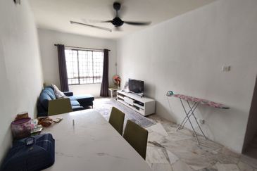 Residensi Warnasari 3