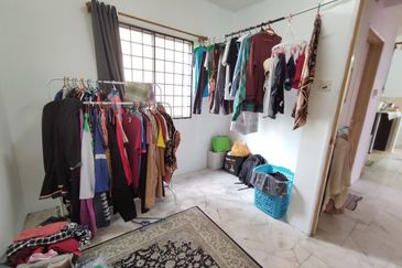 Residensi Warnasari 3