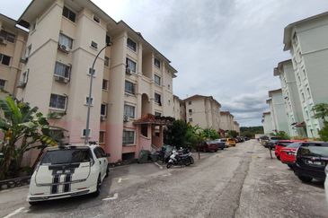 Residensi Warnasari 3