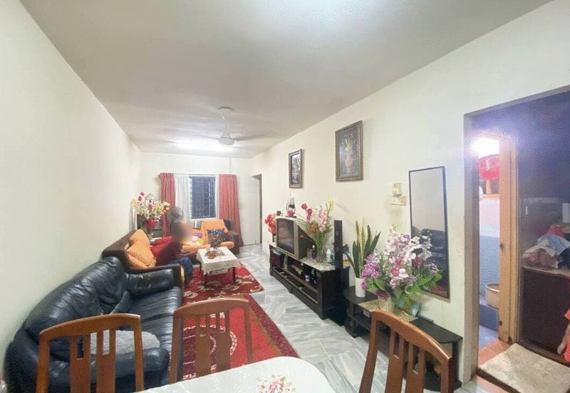 Dahlia Apartment ( Saujana Utama 2 )