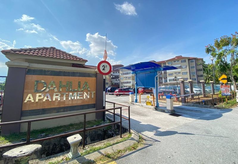 Dahlia Apartment ( Saujana Utama 2 )
