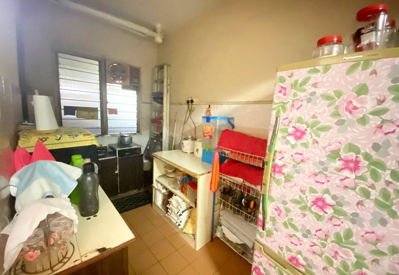 Dahlia Apartment ( Saujana Utama 2 )