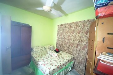 Dahlia Apartment ( Saujana Utama 2 )