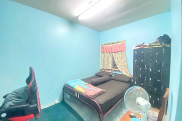 Dahlia Apartment ( Saujana Utama 2 )