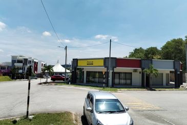 Cheapest Near Lotus Bank Ample car park Limited unit Single Storey Shop Lot Puncak Bestari Puncak Alam For Sale