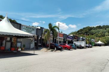 Cheapest Near Lotus Bank Ample car park Limited unit Single Storey Shop Lot Puncak Bestari Puncak Alam For Sale