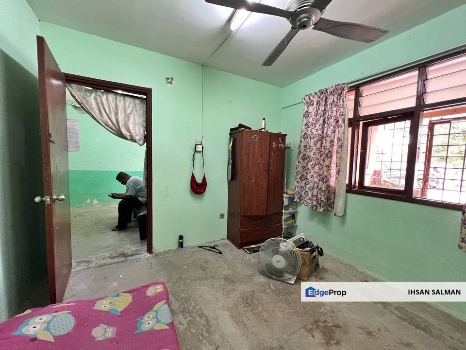 Ground floor Depan parking Renovated 3 bilik Flat PKNS Seksyen 19 Shah Alam For Sale, Selangor, Shah Alam