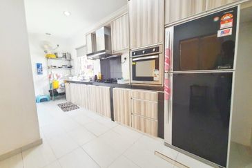 Full Furnished End Lot Guarded Double Storey Terrace Alam Suria Bandar Puncak Alam