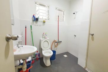 Full Furnished End Lot Guarded Double Storey Terrace Alam Suria Bandar Puncak Alam