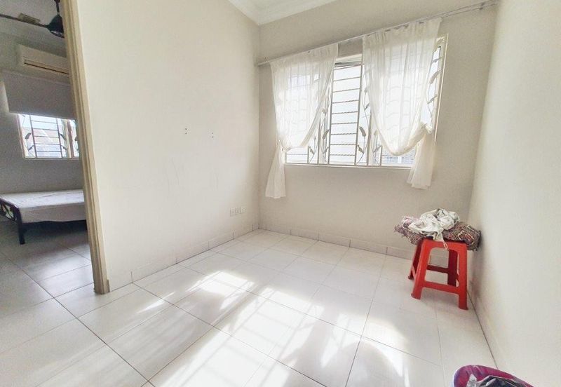 Full Furnished End Lot Guarded Double Storey Terrace Alam Suria Bandar Puncak Alam