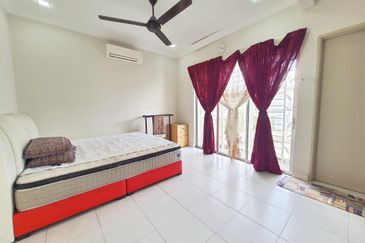 Full Furnished End Lot Guarded Double Storey Terrace Alam Suria Bandar Puncak Alam