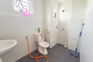 Full Furnished End Lot Guarded Double Storey Terrace Alam Suria Bandar Puncak Alam