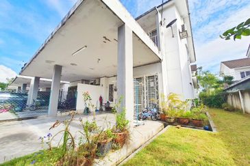 Full Furnished End Lot Guarded Double Storey Terrace Alam Suria Bandar Puncak Alam
