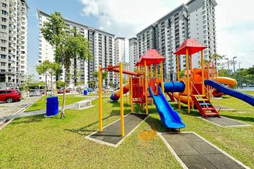 Residensi Laguna Biru 2