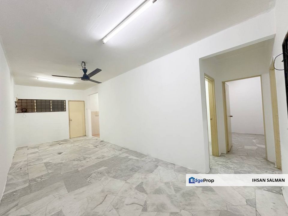 Baru Refurbished Ada Lift Berdekatan Sekolah dan Masjid Iris Apartment Saujana Utama Sungai Buloh For Sale, Selangor, Sungai Buloh