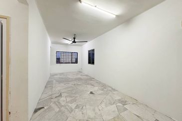 Iris Apartment, Taman Saujana Utama