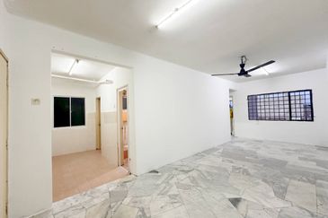 Iris Apartment, Taman Saujana Utama