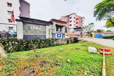 Iris Apartment, Taman Saujana Utama