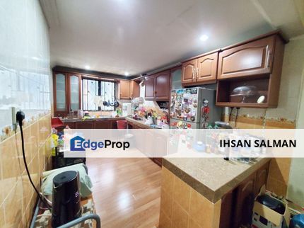 Extended Kitchen Large land area Near Aeon mall and LRT Double Storey Terrace Taman Tadisma Seksyen 13 Shah Alam For Sale, Selangor, Shah Alam