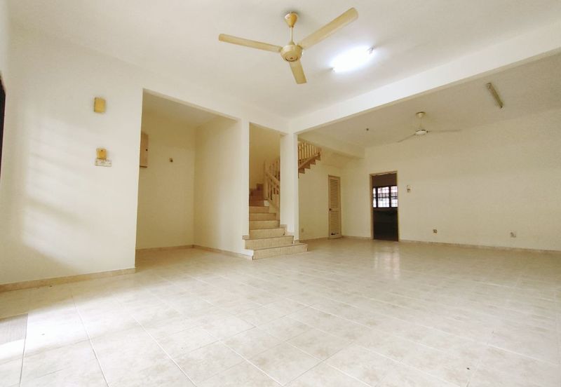 Freehold Newly Refurbished Near to School Double Storey Terrace House Jalan Serambi Bukit Jelutong Shah Alam For Sale