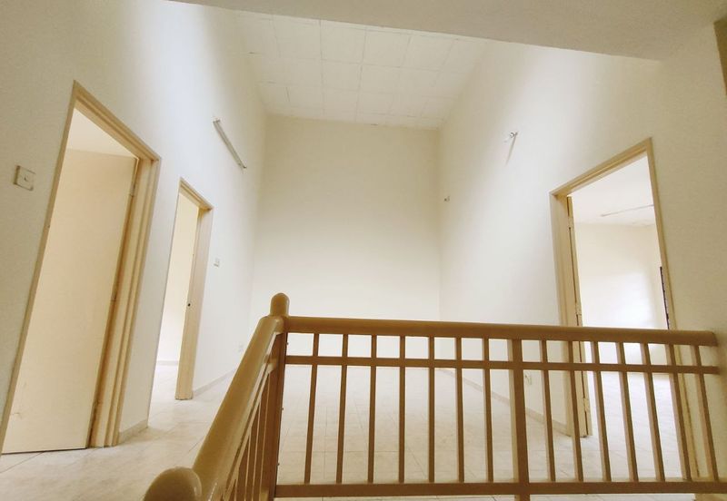 Freehold Newly Refurbished Near to School Double Storey Terrace House Jalan Serambi Bukit Jelutong Shah Alam For Sale