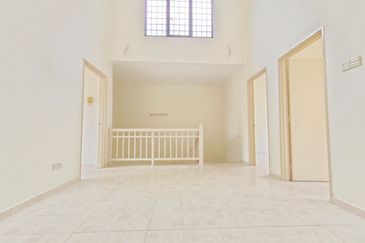 Freehold Newly Refurbished Near to School Double Storey Terrace House Jalan Serambi Bukit Jelutong Shah Alam For Sale