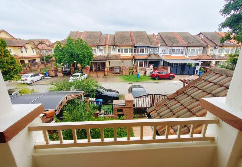 Freehold Newly Refurbished Near to School Double Storey Terrace House Jalan Serambi Bukit Jelutong Shah Alam For Sale