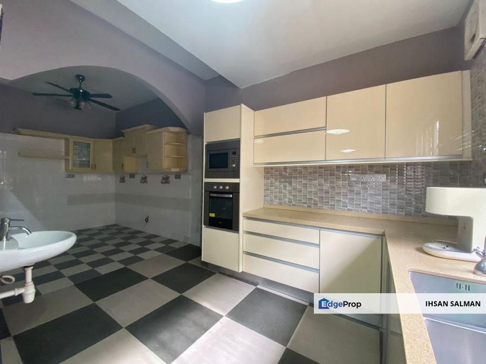 Freehold 22x75 Kitchen Cabinet Double Storey Terrace House Taman TTDI Jaya Seksyen U2 Shah Alam For Sale, Selangor, Taman TTDI Jaya 