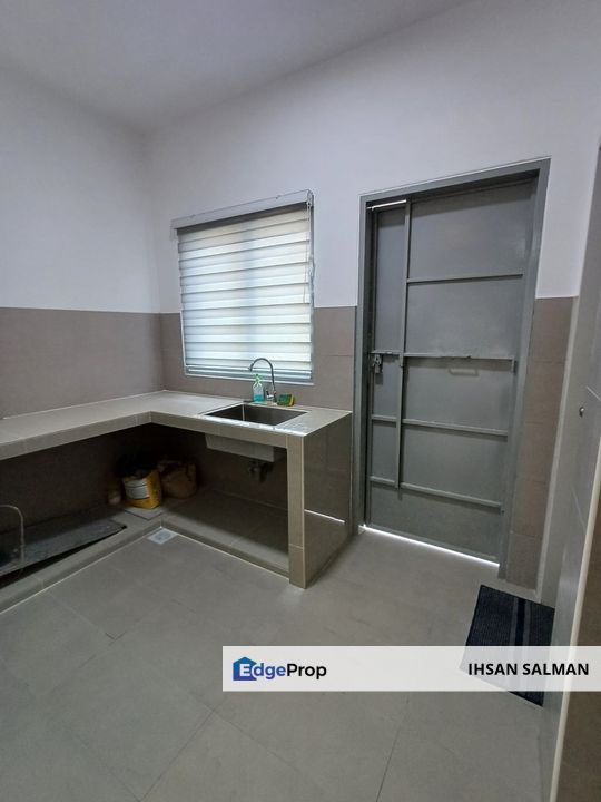 TABLE TOP RUMAH BARU Teres 2 Tingkat Taman Lake Edge Bandar Metro Puchong For Rent, Selangor, Puchong