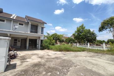 CORNER LOT TANAH BESAR PALING MURAH Semi D Cluster Alam Suria Bandar Puncak Alam For Sale