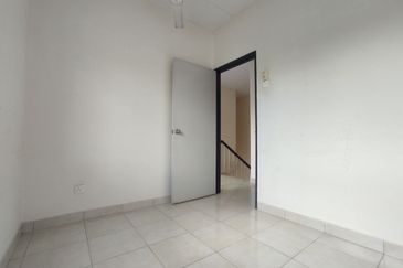 CORNER LOT TANAH BESAR PALING MURAH Semi D Cluster Alam Suria Bandar Puncak Alam For Sale