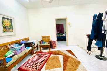 FREEHOLD RENOVATED EXTRA TANAH Teres 2 Tingkat Taman Bukit Subang For Sale