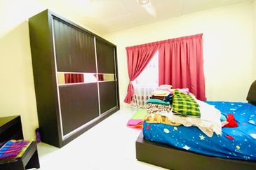 FREEHOLD RENOVATED EXTRA TANAH Teres 2 Tingkat Taman Bukit Subang For Sale