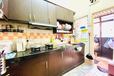FREEHOLD RENOVATED EXTRA TANAH Teres 2 Tingkat Taman Bukit Subang For Sale